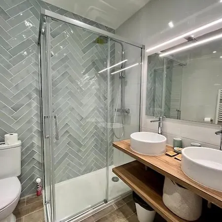 Readmyhostprofile! Private 6 Ac Bedrooms Villa With Pool * 케인즈수르메르