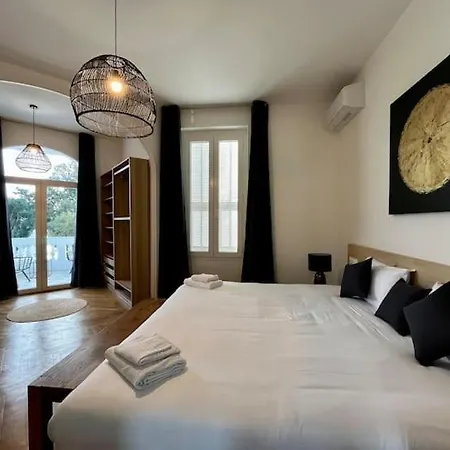 Readmyhostprofile! Private 6 Ac Bedrooms Villa With Pool 케인즈수르메르