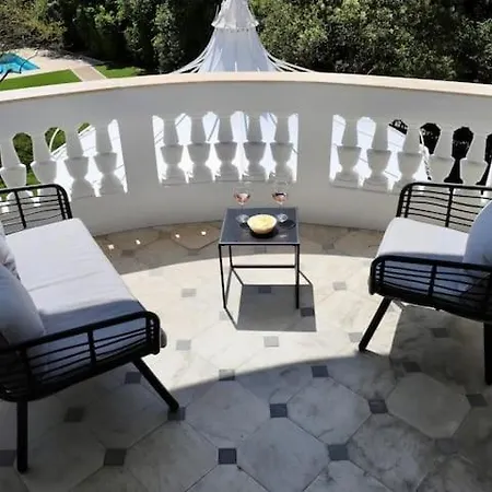 아파트 Readmyhostprofile! Private 6 Ac Bedrooms Villa With Pool 케인즈수르메르